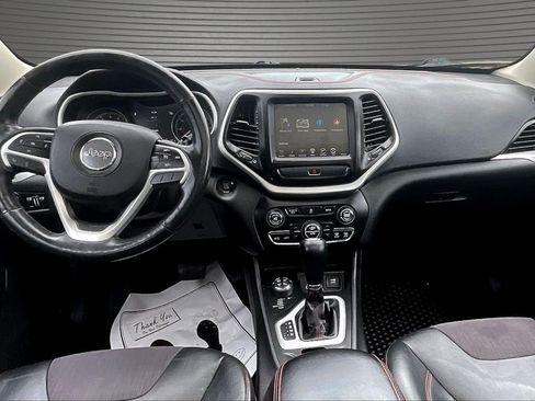 Used 2014 Jeep Cherokee Trailhawk w/ Comfort/Convenience Group AWD/4WD image 7