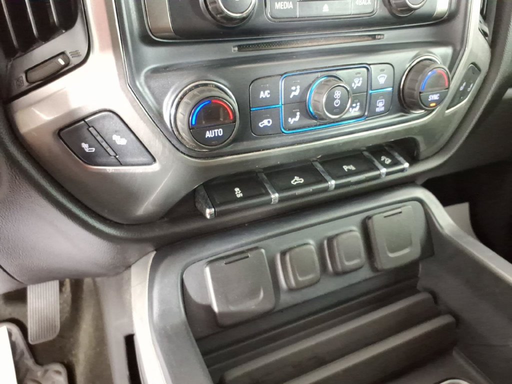 Used 2017 Chevrolet Silverado 1500 LT w/ Midnight Edition AWD/4WD image 19