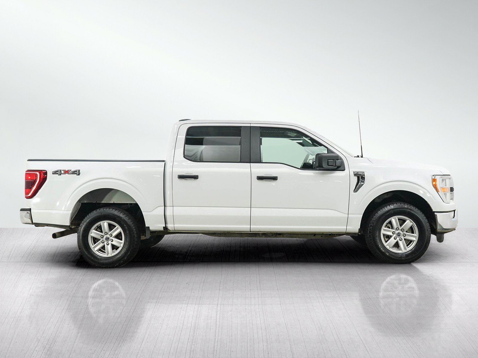 Used 2022 Ford F150 XLT w/ Trailer Tow Package AWD/4WD image 6