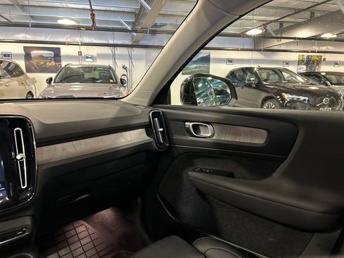 Certified 2023 Volvo XC40 B5 Plus w/ Driver Assist Package image 25