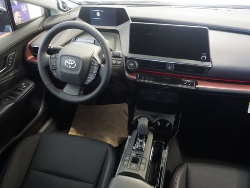 New 2026 Toyota Prius Plug-In Hybrid FWD image 30