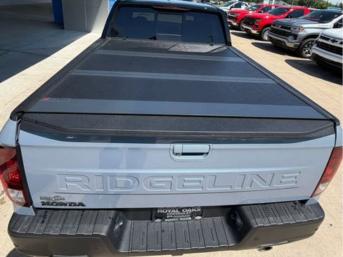Used 2026 Honda Ridgeline Black Edition image 7