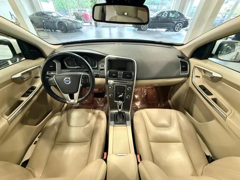 Used 2015 Volvo XC60 T5 Premier image 17