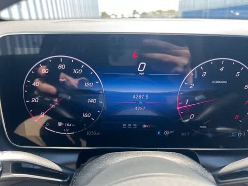 Used 2026 Mercedes-Benz GLC 300 image 34