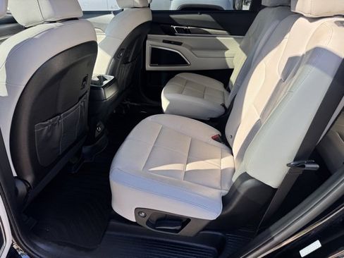 Certified 2022 Kia Telluride EX w/ EX Premium Package image 15