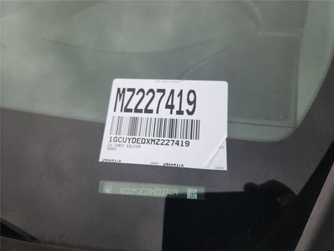 Used 2021 Chevrolet Silverado 1500 LT w/ Z71 Off-Road Package image 12