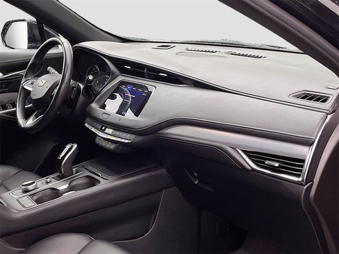 Used 2020 Cadillac XT4 Premium Luxury w/ Cold Weather Package image 32