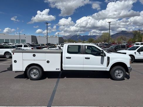 New 2026 Ford F250 XL w/ XL Chrome Package AWD/4WD image 31