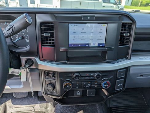 New 2025 Ford F550 4x4 Regular Cab Super Duty image 22