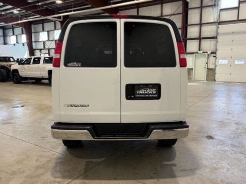 Used 2018 Chevrolet Express 3500 LT w/ LT Preferred Equipment Group RWD image 9