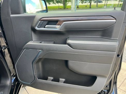 Used 2025 GMC Sierra 1500 SLT RWD image 6