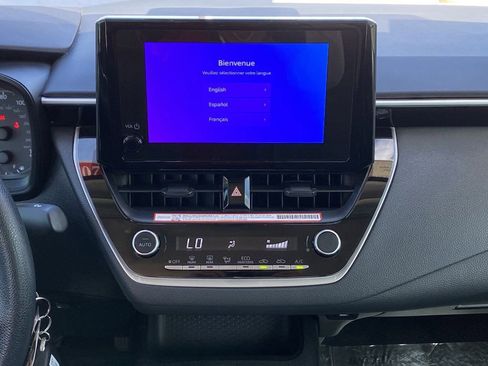 Certified 2025 Toyota Corolla LE image 28