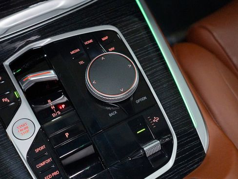 Used 2023 BMW X7 M60i image 73