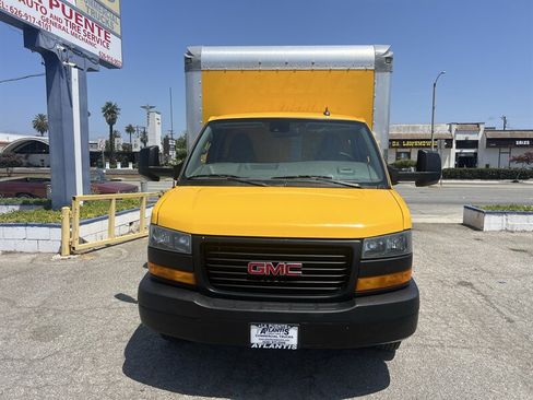 Used 2021 GMC Savana 3500 Extended w/ Power Convenience Package RWD image 5