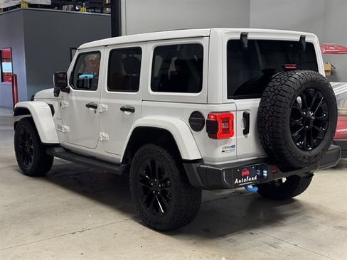 Used 2023 Jeep Wrangler Unlimited Sahara w/ Cold Weather Group AWD/4WD image 6