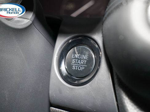 Certified 2025 Honda HR-V LX image 31