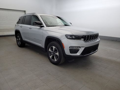 Used 2022 Jeep Grand Cherokee Limited 4xe w/ Luxury Tech Group II image 13