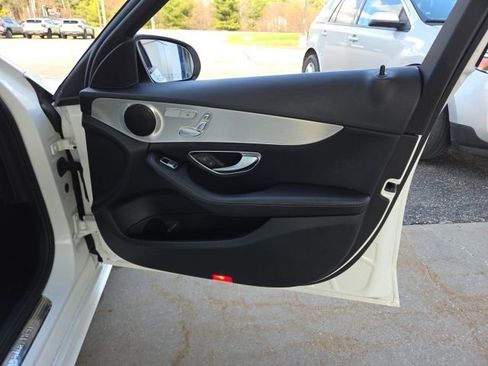 Used 2017 Mercedes-Benz C 300 4MATIC Sedan image 41
