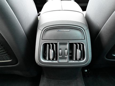 Used 2020 Maserati Levante S AWD/4WD image 40