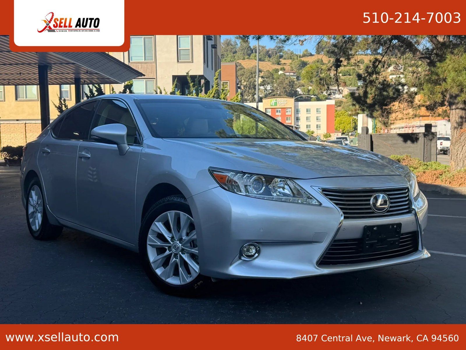 Used 2015 Lexus ES 300h w/ Navigation System Package FWD image 1