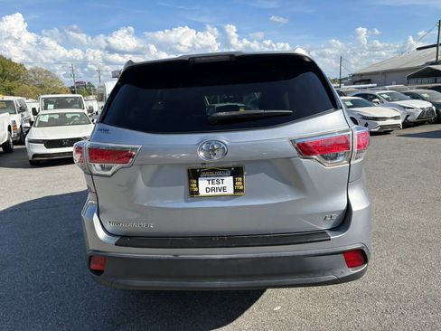 Used 2014 Toyota Highlander LE image 13