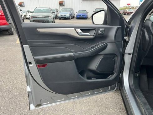 Used 2022 Ford Escape SEL w/ Technology Package FWD image 19