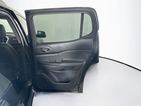 Used 2017 GMC Acadia SLT FWD image 34