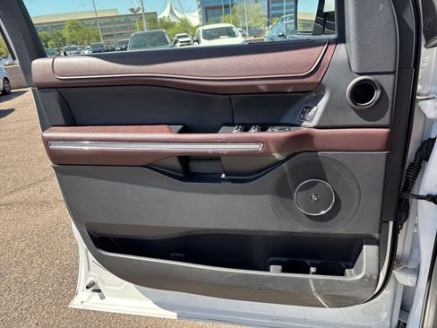 Used 2023 Ford Expedition Limited RWD image 18