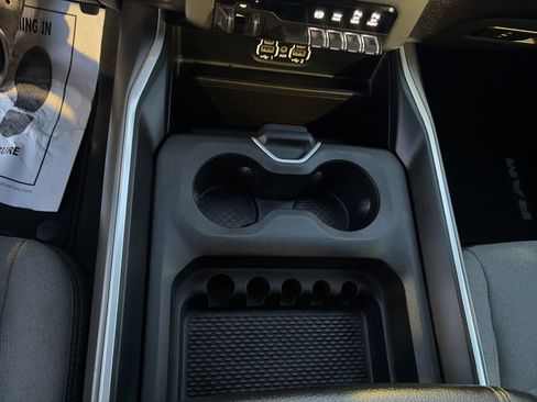 Used 2024 RAM 2500 Big Horn w/ Off Road Package image 20