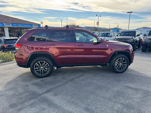 Used 2018 Jeep Grand Cherokee Trailhawk image 6