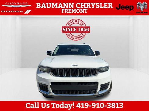 Used 2023 Jeep Grand Cherokee L Laredo w/ Luxury Tech Group I AWD/4WD image 11