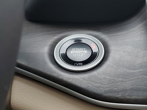 New 2025 Jeep Grand Cherokee Limited w/ Trailer Tow Package image 20