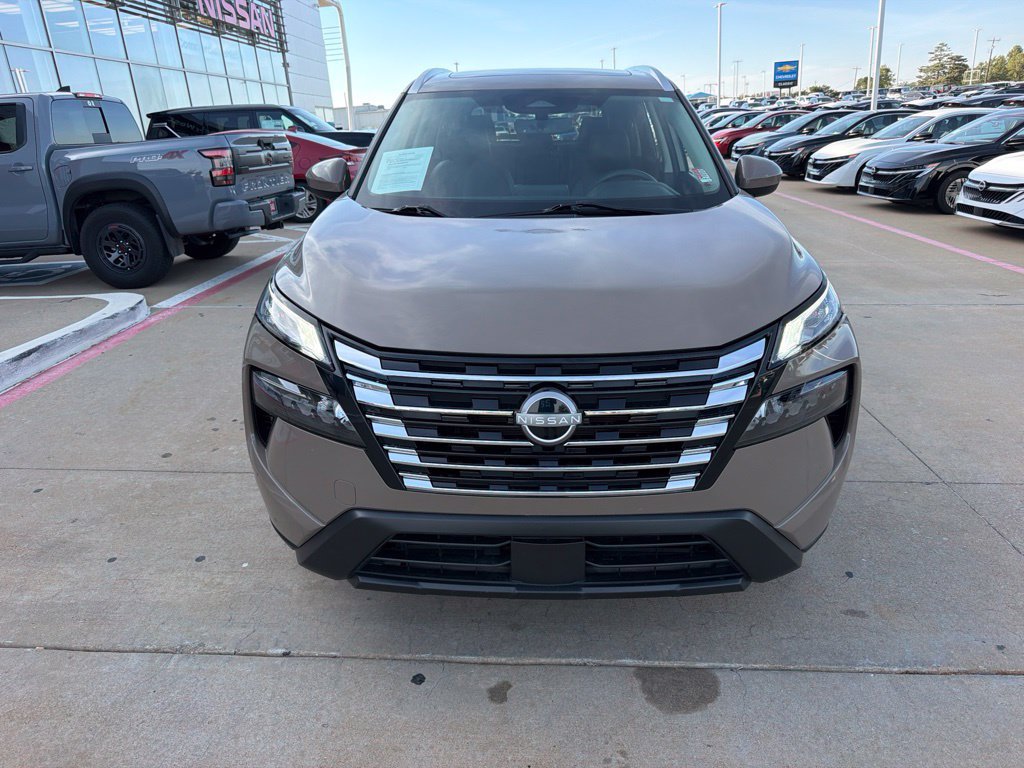 Used 2024 Nissan Rogue SV w/ SV Premium Package FWD image 8