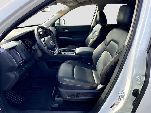 Used 2024 Nissan Pathfinder SL image 27