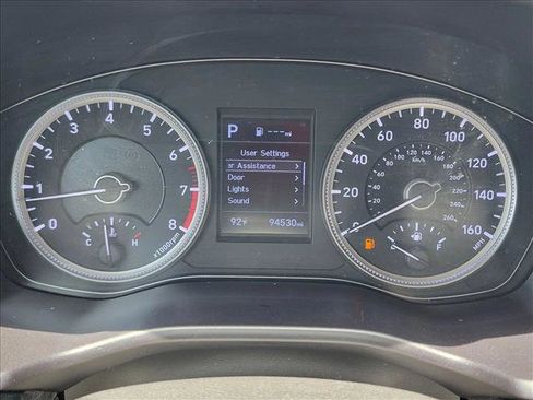 Used 2019 Hyundai Santa Fe SE FWD image 11