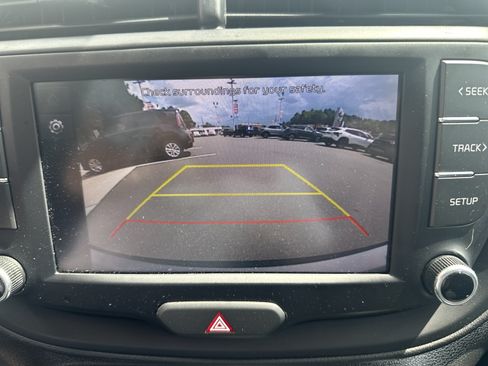 Used 2024 Kia Soul LX w/ Option Group 015 FWD image 16