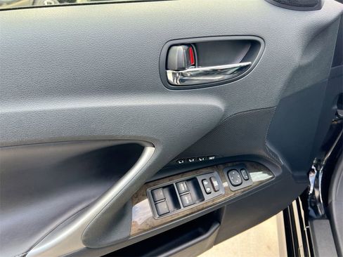 Used 2015 Lexus IS 250C image 11
