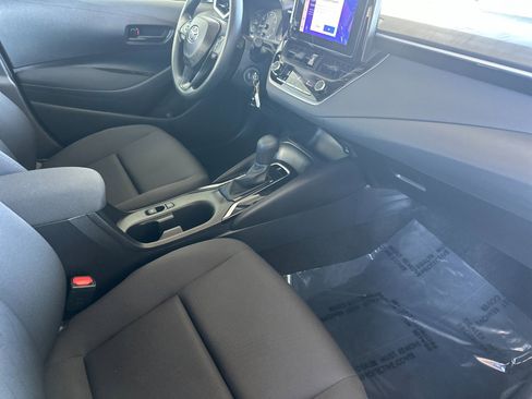 Used 2025 Toyota Corolla LE image 14