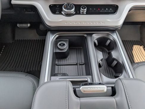 New 2026 Ford Expedition Active RWD image 16
