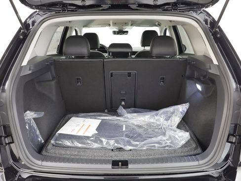 New 2026 Volkswagen Taos SE image 17