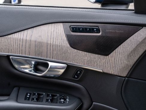 Used 2021 Volvo XC90 T8 Inscription image 13