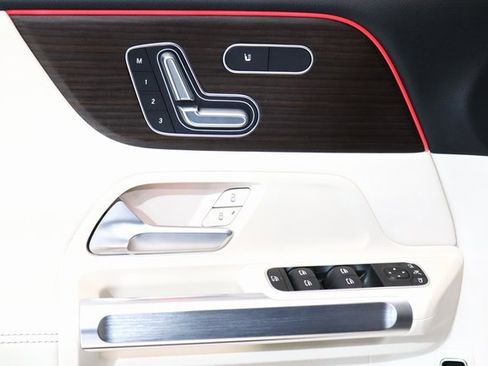 Certified 2025 Mercedes-Benz GLB 250 4MATIC image 3