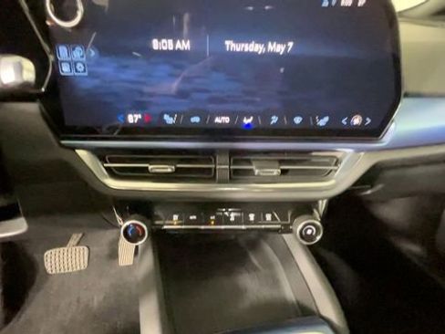 Used 2024 Chevrolet Equinox EV LT FWD image 33