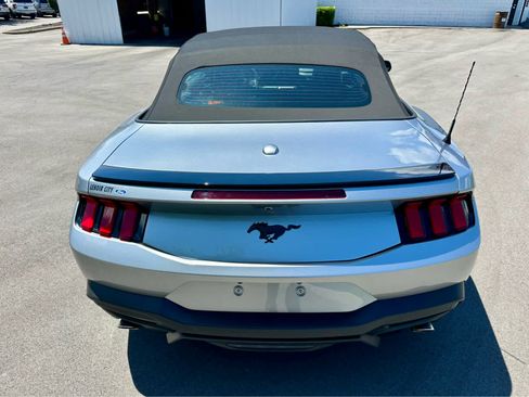 Used 2025 Ford Mustang Premium RWD image 9