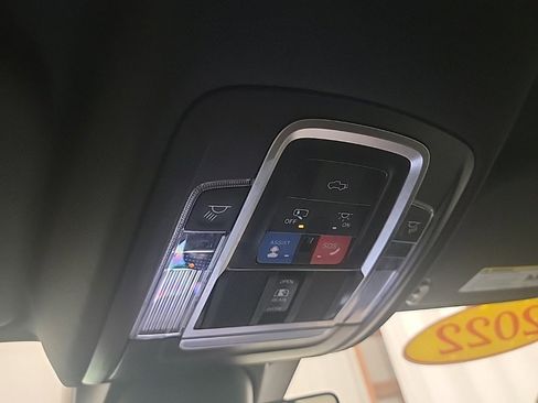 Used 2022 RAM 1500 Limited w/ Body-Colour Bumper Group image 24