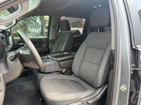 Used 2020 Chevrolet Silverado 1500 Custom w/ Custom Value Package RWD image 11