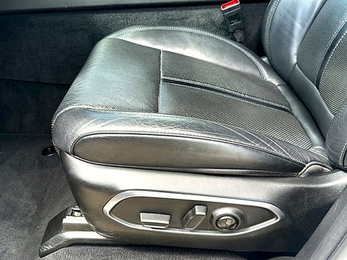 Used 2024 Jeep Wagoneer L Series II w/ Flexible Seating Group RWD image 15