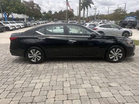 Used 2025 Nissan Altima 2.5 S FWD image 14