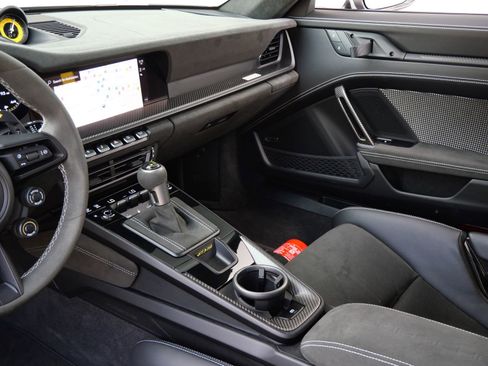 Used 2025 Porsche 911 GT3 RS image 13