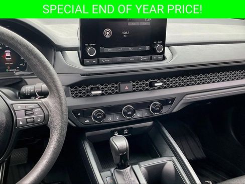 Certified 2025 Honda Accord SE image 9